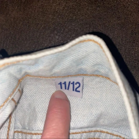 Vintage Marithe Francois Girbaud denim shorts in light blue wash, deadstock - Picture 9 of 10